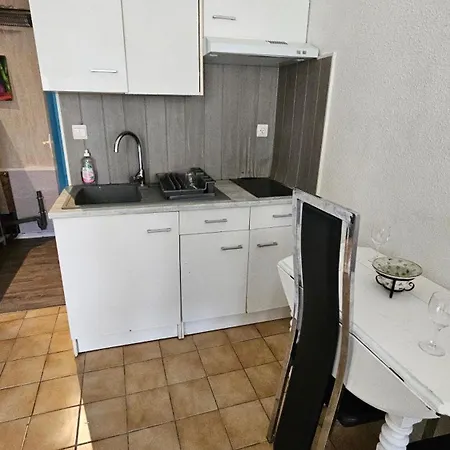 Akan Apartment *